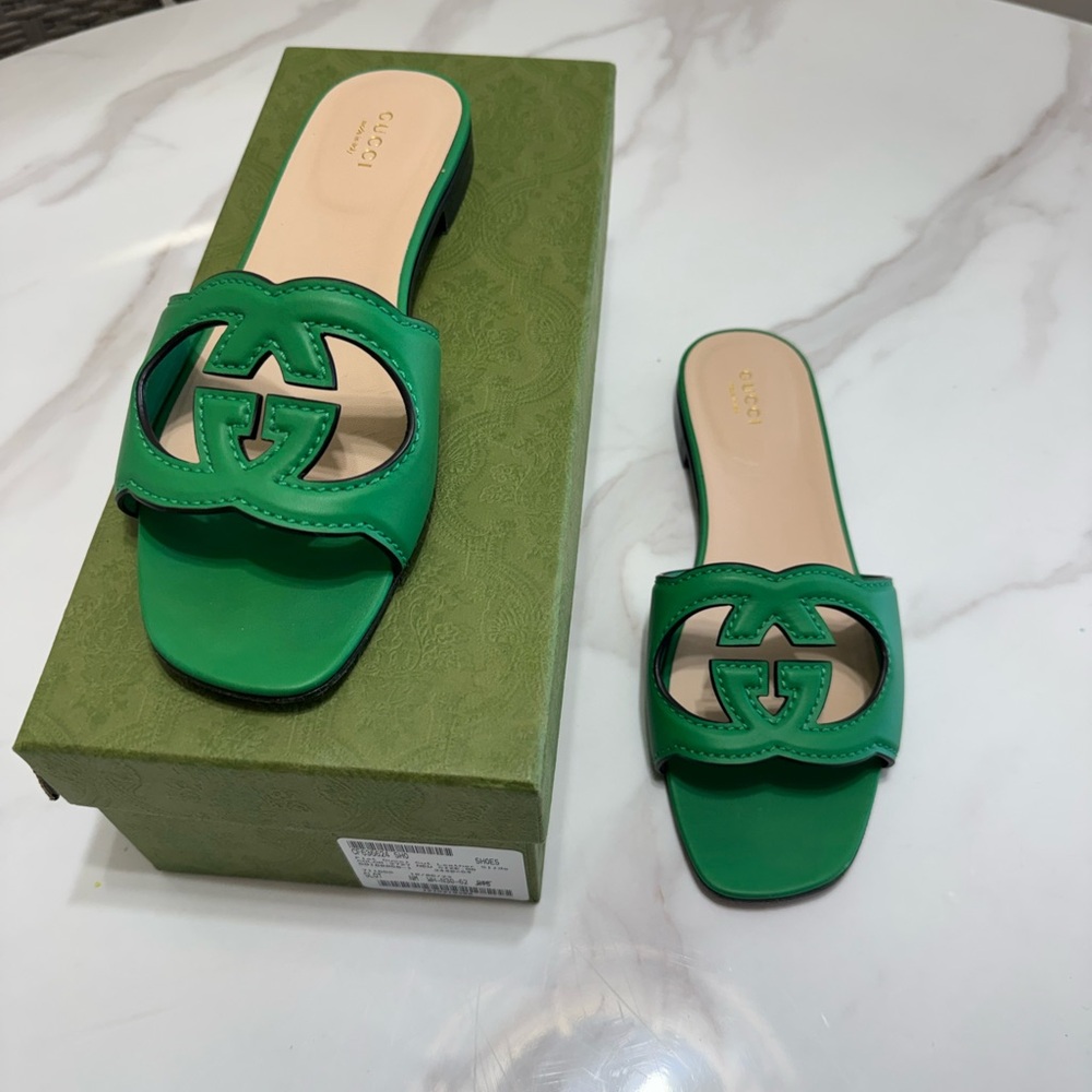 Gucci Vibrant Green Slide Sandals - Picture 3 of 7